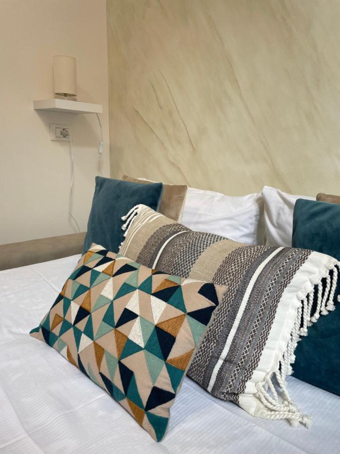 Nazionale 221 Mamila Suite Rome Bagian luar foto